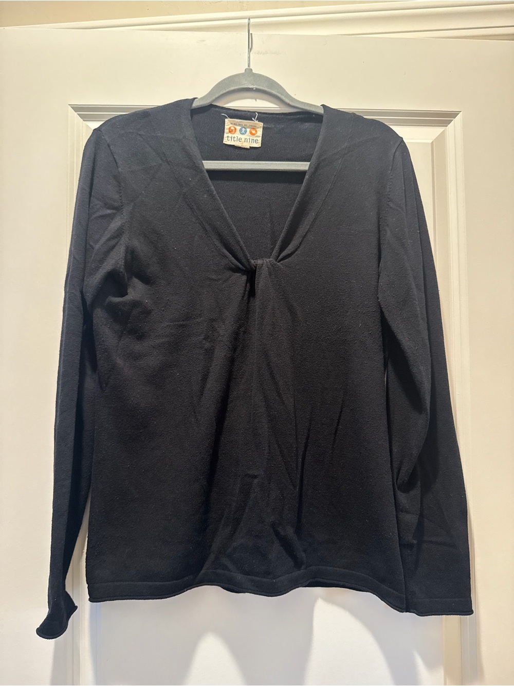 Title Nine Black Long Sleeve V-Neck Twist Front Top